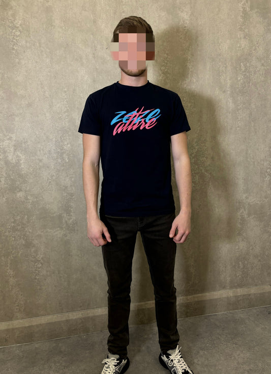 ZEZE ATTIRE ‘SWOOSH’ T (NAVY)